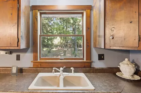 Kitchen - 878 N Wolf, Baldwin, MI 49304 photo 2 of 2
