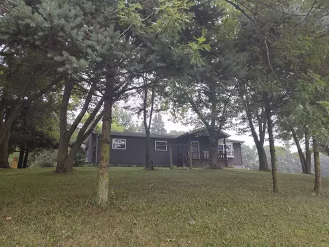1130 Squawfield, Hillsdale, MI 49242