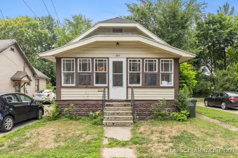725 Allen, Muskegon, MI 49442