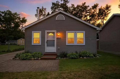 9925 Elizabeth Lk, White Lake, MI 48386