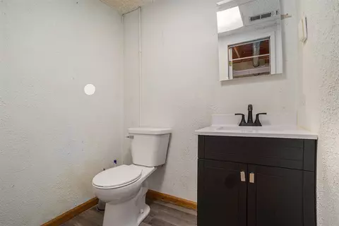 Bath - 72 Royal, Springfield, MI 49037 photo 3 of 3