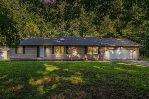 72 Royal, Springfield, MI 49037