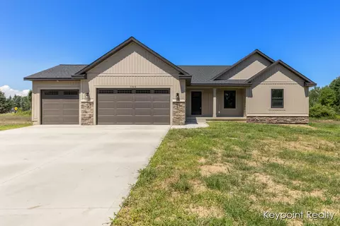 1233 Secluded Pnes, Sparta, MI 49345