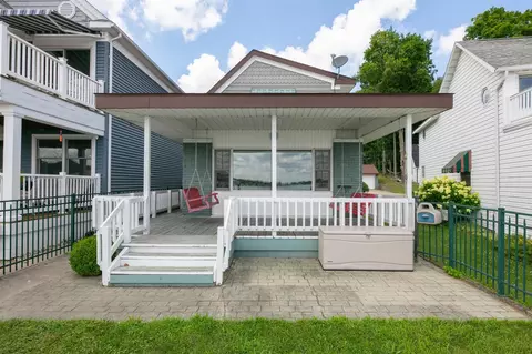 22175 Forest Hall, Cassopolis, MI 49031