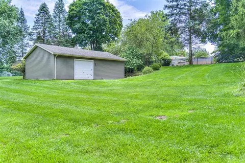 Exterior - 1286 Levant, Jackson, MI 49203 photo 7 of 13