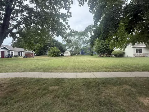 596 W Fennville, Fennville, MI 49408