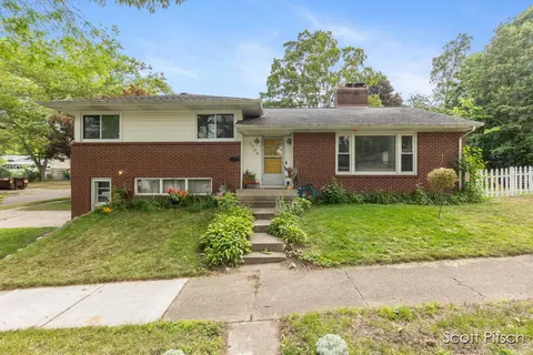 1708 Cambridge, Grand Rapids, MI 49506
