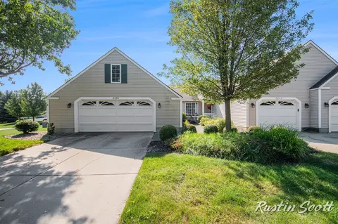 2050 Woodshire, Grand Rapids, MI 49508