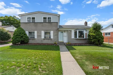 11260 Diamond Dr, Sterling Heights, MI 48314