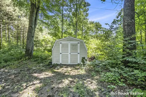 Exterior - 898 S Woodside, White Cloud, MI 49349 photo 5 of 9