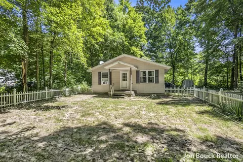898 S Woodside, White Cloud, MI 49349