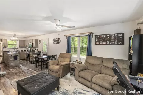 Entry Way - 898 S Woodside, White Cloud, MI 49349 photo 1 of 1