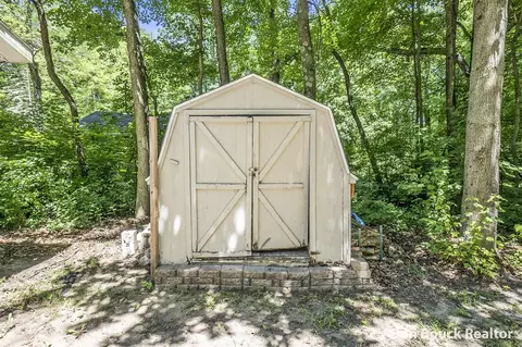 Exterior - 898 S Woodside, White Cloud, MI 49349 photo 7 of 9