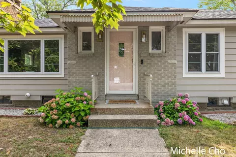 651 Columbia, Holland, MI 49423