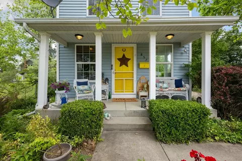 857 Kalamazoo, South Haven, MI 49090