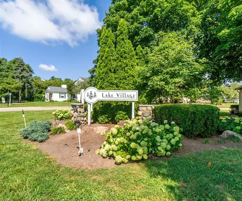 245 Lake Vlg, Walled Lake, MI 48390
