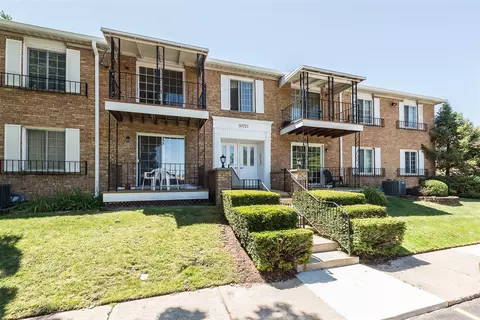 30727 Shiawassee #55, Farmington Hills, MI 48336