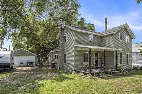 305 Pearl, Three Rivers, MI 49093 photo 3