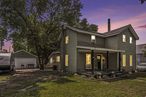 305 Pearl, Three Rivers, MI 49093