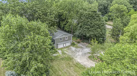 5333 Pine Is, Comstock Park, MI 49321