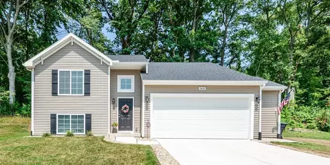 5439 E Karen, Stevensville, MI 49127