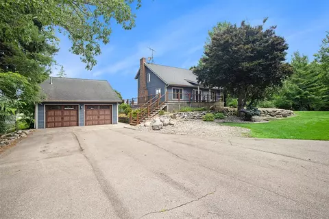 1341 Orchard, Marshall, MI 49068 photo 3