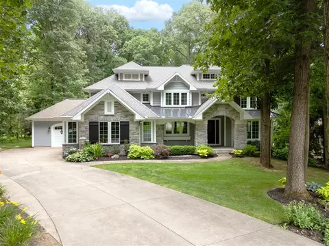 8326 Vinewood Pt, Mattawan, MI 49071