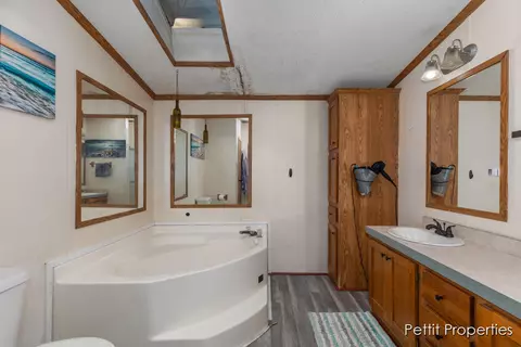 Bath - Undisclosed, Lowell, MI 49331 photo 2 of 3