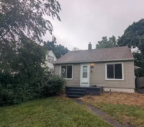 527 E Cavanaugh, Lansing, MI 48910
