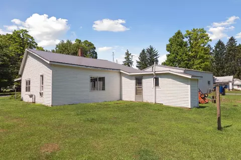 4438 Division, Mcbride, MI 48852 photo 36