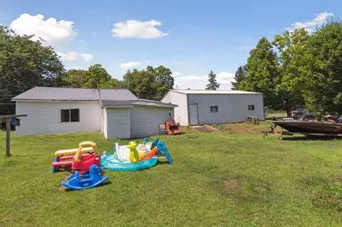 4438 Division, Mcbride, MI 48852 photo 40
