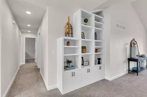 Entry Way - 9502 Lee, Jackson, MI 49201 photo 1 of 1