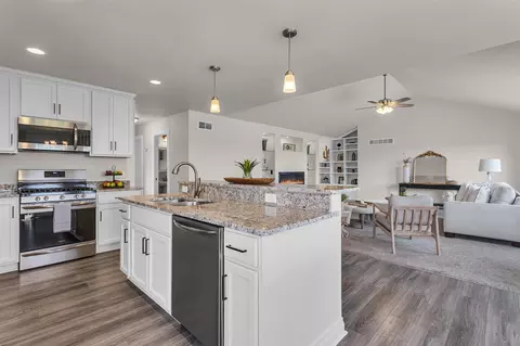 Kitchen - 9502 Lee, Jackson, MI 49201 photo 3 of 5