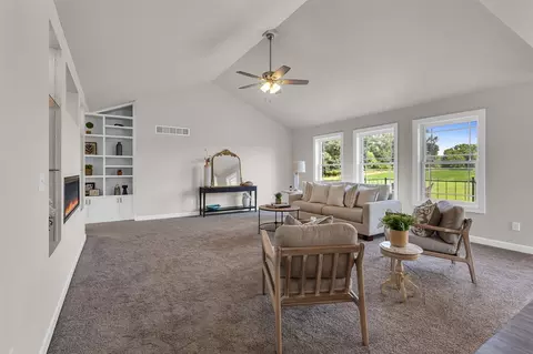 Living - 9502 Lee, Jackson, MI 49201 photo 3 of 3