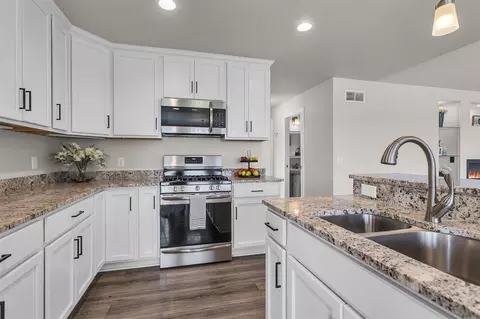 Kitchen - 9502 Lee, Jackson, MI 49201 photo 4 of 5