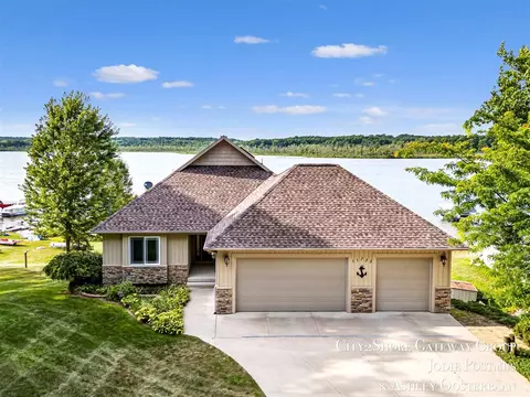 11725 Wabasis Lk, Greenville, MI 48838