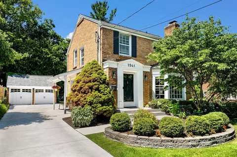 1541 Groton, Grand Rapids, MI 49506