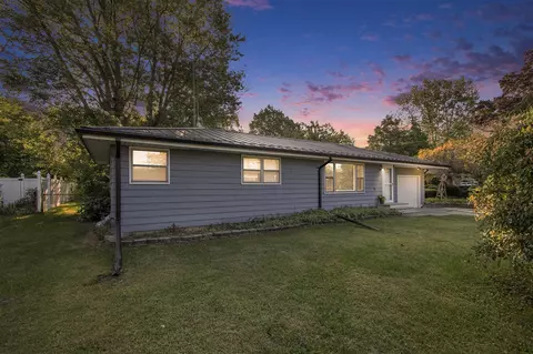 2705 Oakwood, Saint Joseph, MI 49085