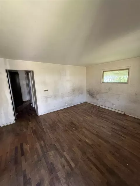 1364 Sutton, Flint, MI 48504 photo 4