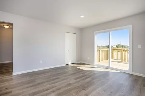 Living - 12759 High Rdg, Freeport, MI 49325 photo 3 of 5