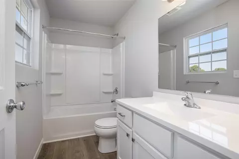 Bath - 12759 High Rdg, Freeport, MI 49325 photo 2 of 3