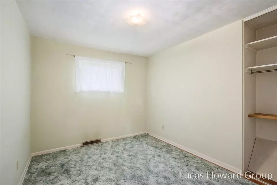 Bedroom - 908 Meadowlane, Sturgis, MI 49091 photo 5 of 6