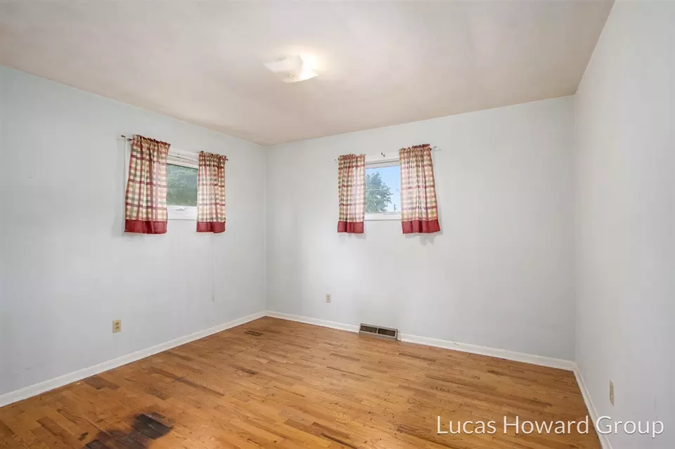 Bedroom - 908 Meadowlane, Sturgis, MI 49091 photo 1 of 6