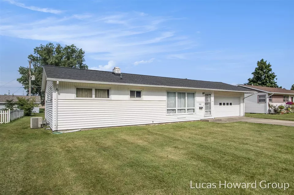 Exterior - 908 Meadowlane, Sturgis, MI 49091 photo 5 of 6