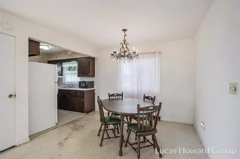 Dining - 908 Meadowlane, Sturgis, MI 49091 photo 1 of 2