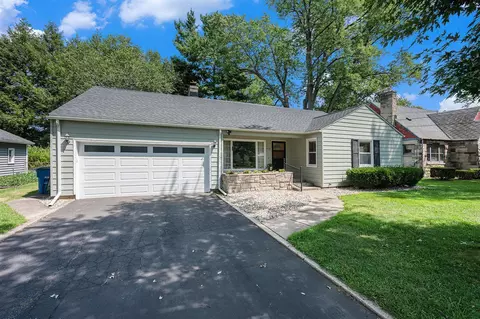 912 Dwillard, Kalamazoo, MI 49048