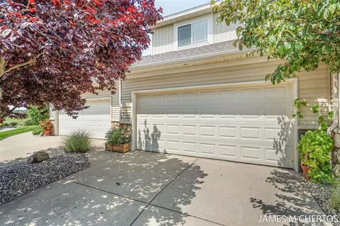 2979 Stoney Crk, Hudsonville, MI 49426
