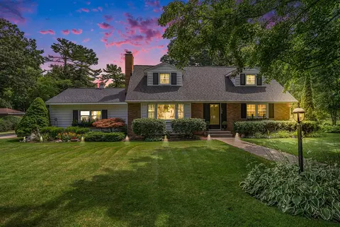 126 N Fruitport, Spring Lake, MI 49456