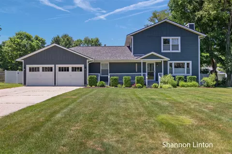 12133 Sandy Woods, Grand Haven, MI 49417