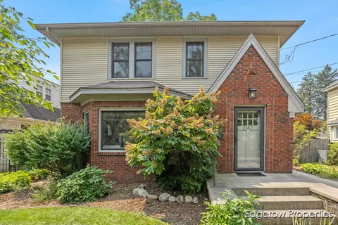 2147 Union, Grand Rapids, MI 49507
